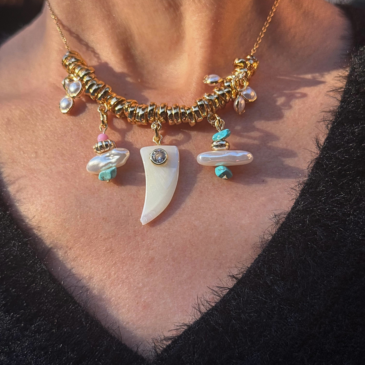 Colar Dente Madre Pérola