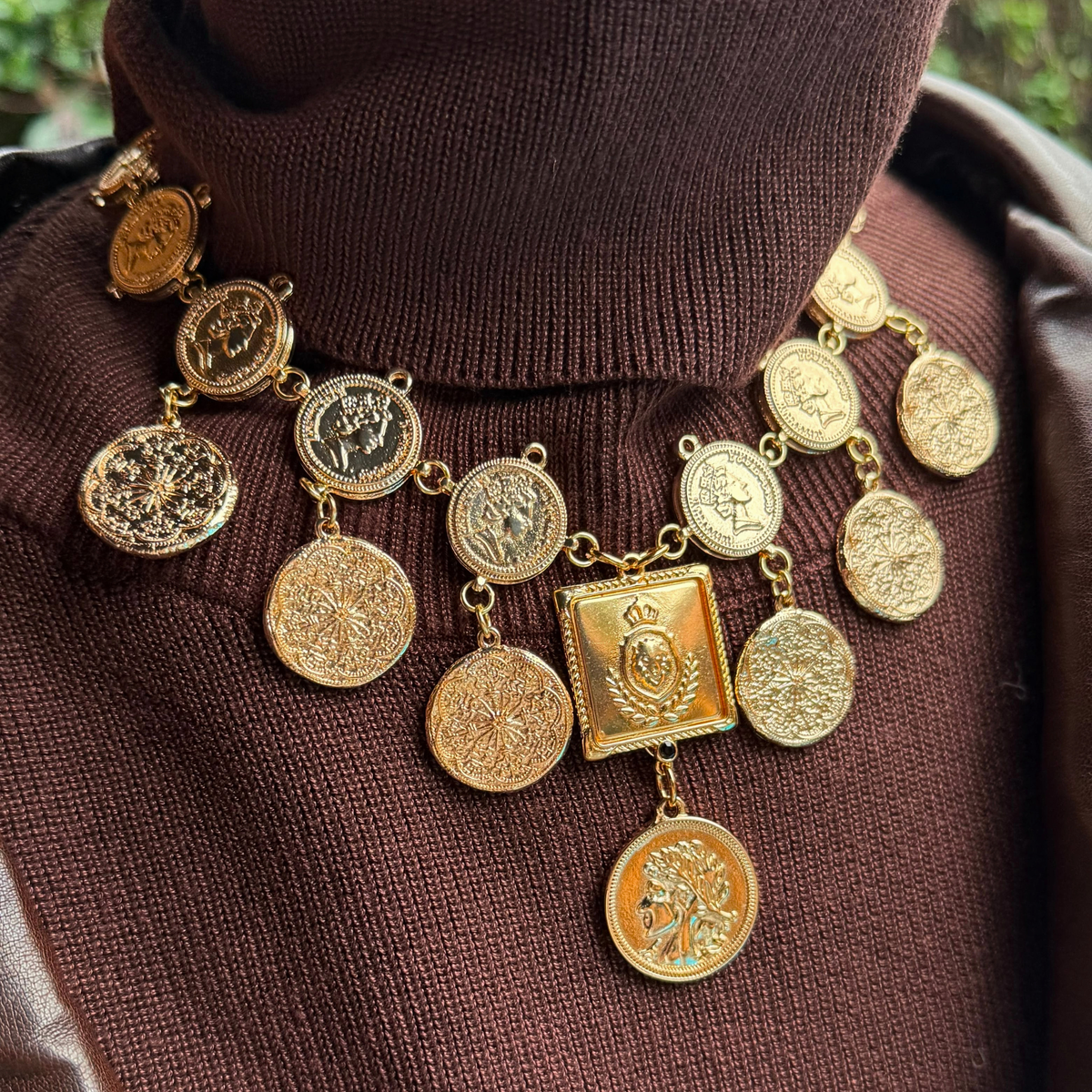 Colar Coin