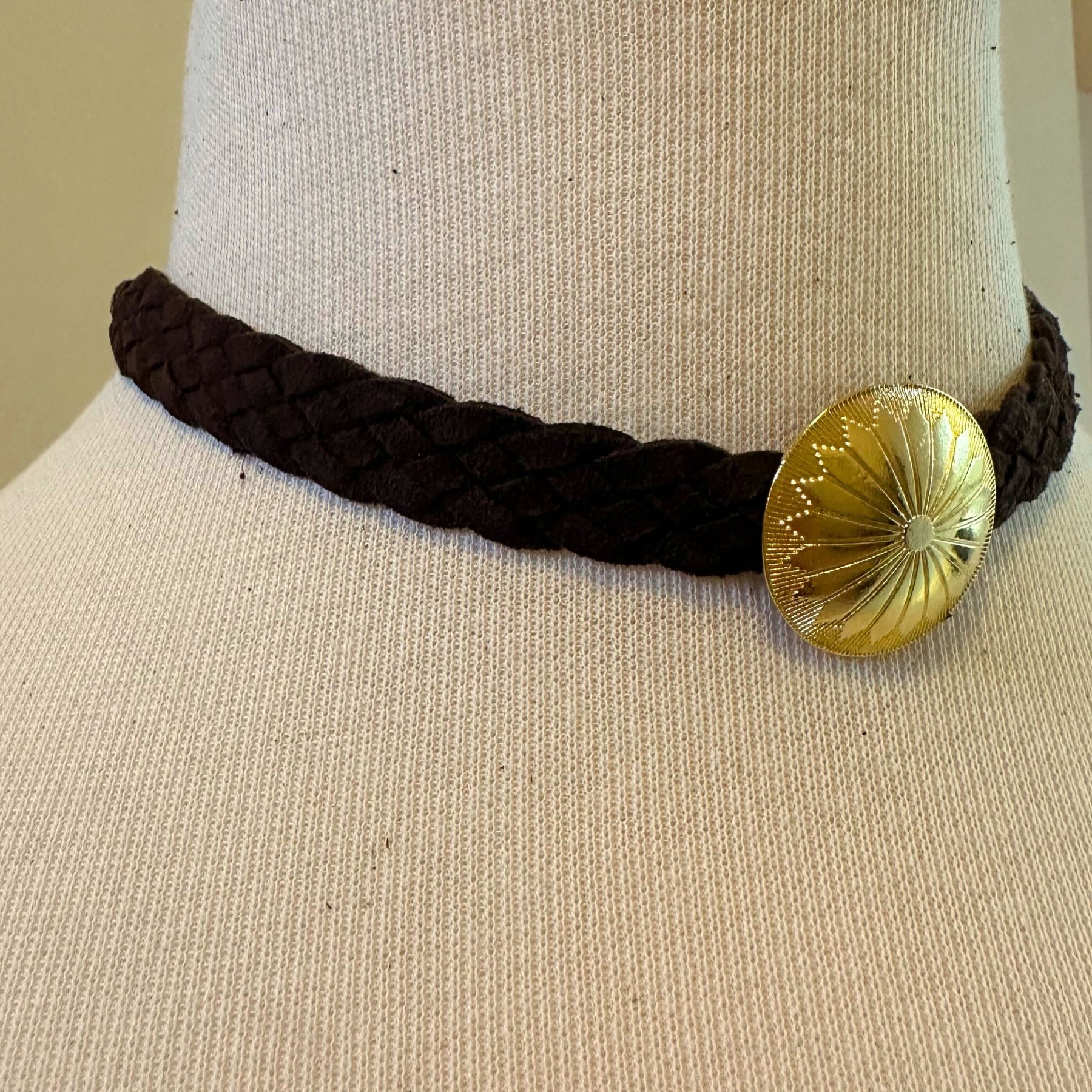 Choker Cordão Medalha