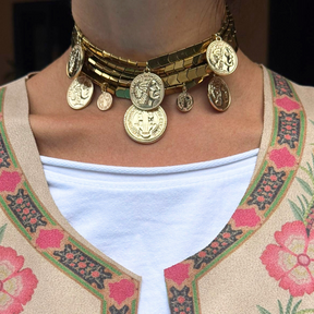 Choker Sevilla