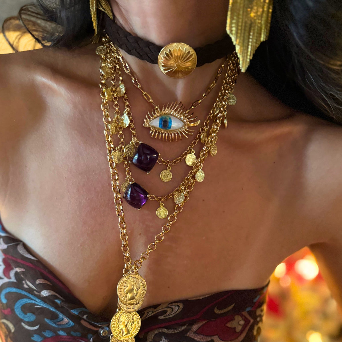 Choker Cordão Medalha