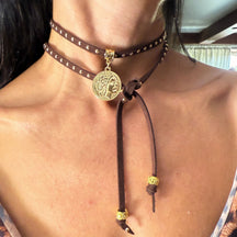 Choker Couro Moeda